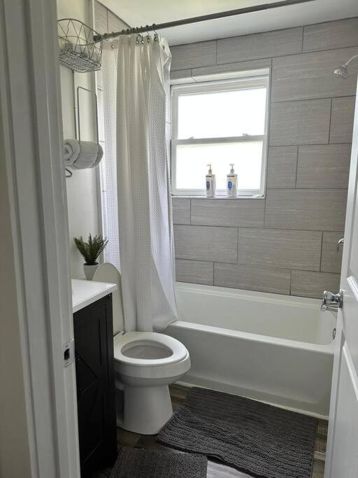 2Br Cedar Lane Road Retreat At Swamp Rabbit Trail! Apartment Greenville Exterior photo